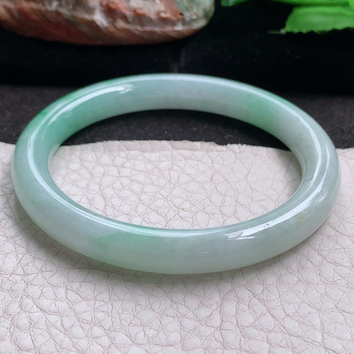 n小圈口51*8.2*7.5叮当镯 缅甸翡翠a货玉手镯飘绿圆条珠宝玉手环 美人镯