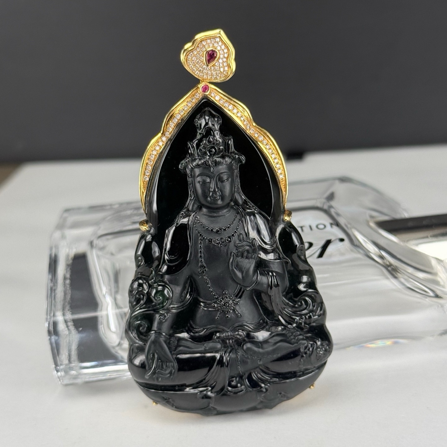 精品18k墨翠观音 种好色正 黑度极好 打灯通透 油性十足 尺寸77.1