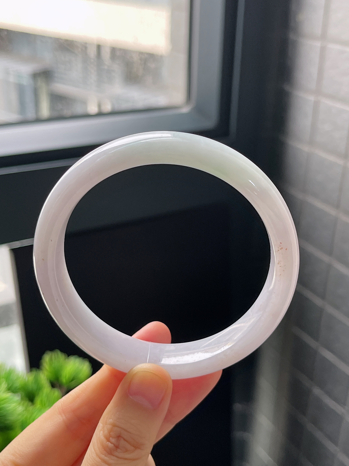 正圈61.6圈口，翡翠糯化种淡紫色手镯