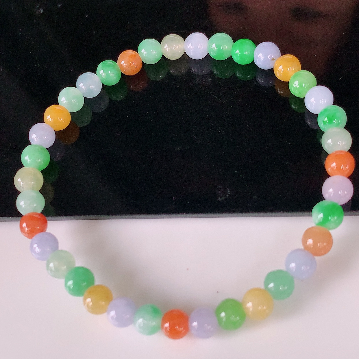 自然光实拍，冰润多宝翡翠圆珠手链，多彩翡翠手串，颜色丰富，料子细腻，高档大气，自戴送礼佳品！#001