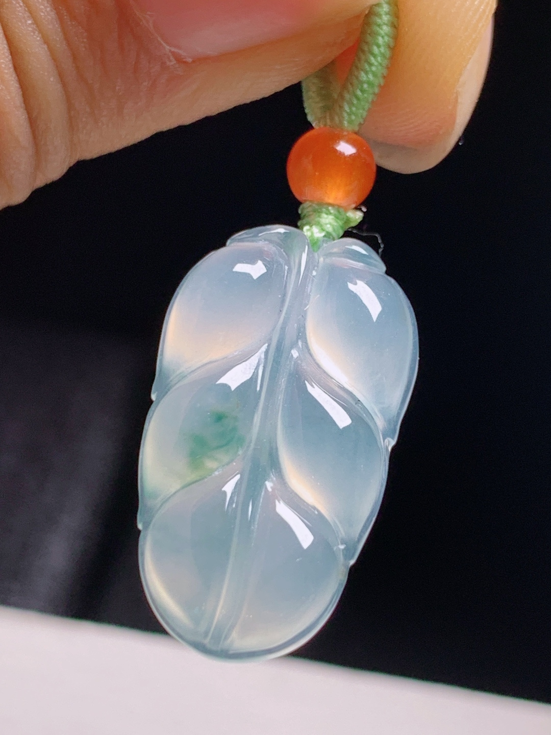 冰种飘花树叶，灵动飘逸，冰感十足，金枝玉叶