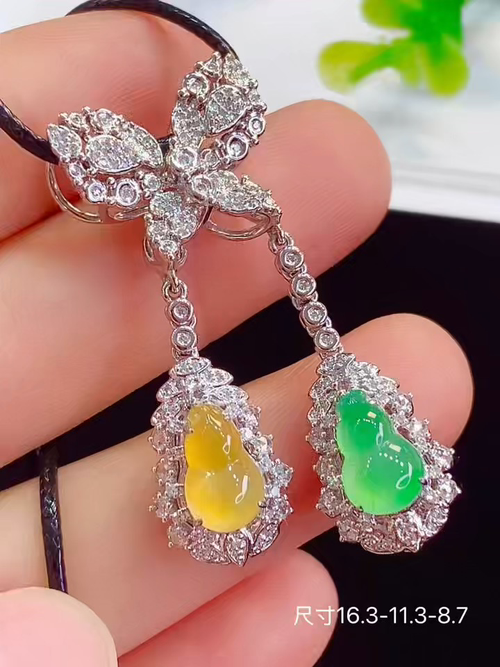 ️18k金+钻玻璃种葫芦耳坠，饱满大气起荧光，款式时尚百搭，性比高，无裂，16.3-11.3-8.