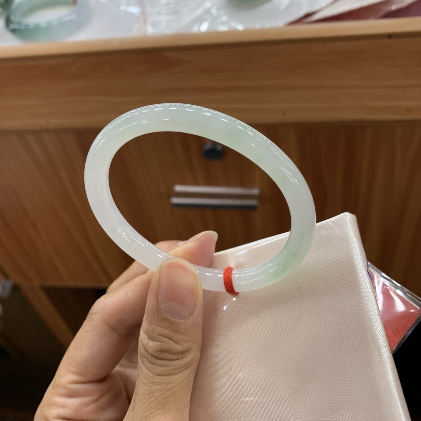 飘绿贵妃翡翠手镯 54-46.4-6.9-6.7