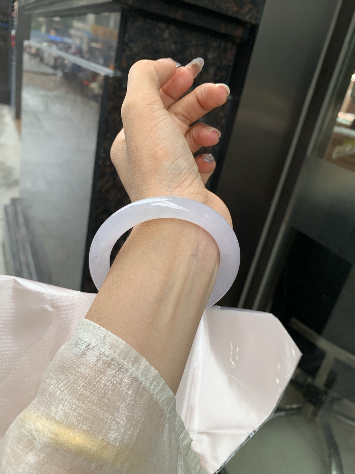冰粉圆条 55.4-9.4-9.8 0519-N753 打灯细纹，底妆冰润细腻，淡淡梦幻粉色调，让浪漫有了具象化，酥粉盈韧，温柔美人