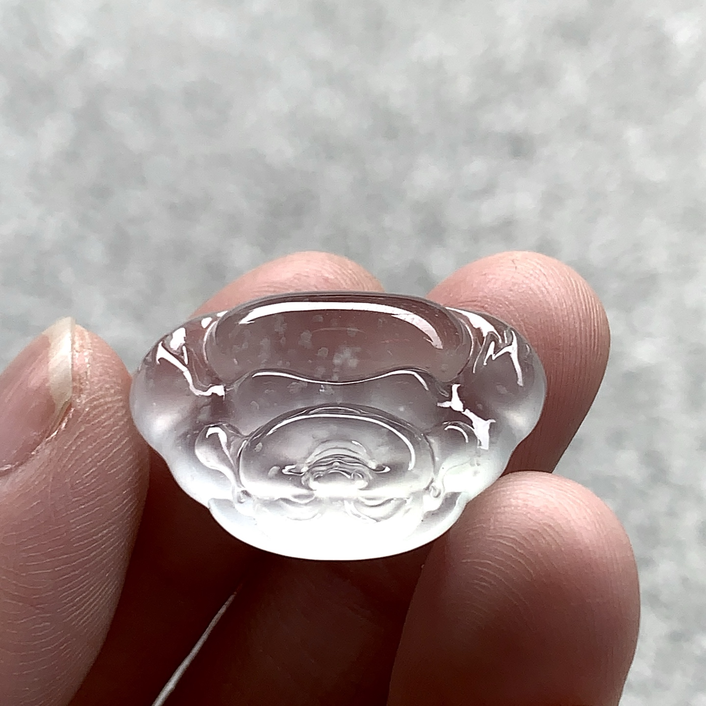 佛公，晶莹水润