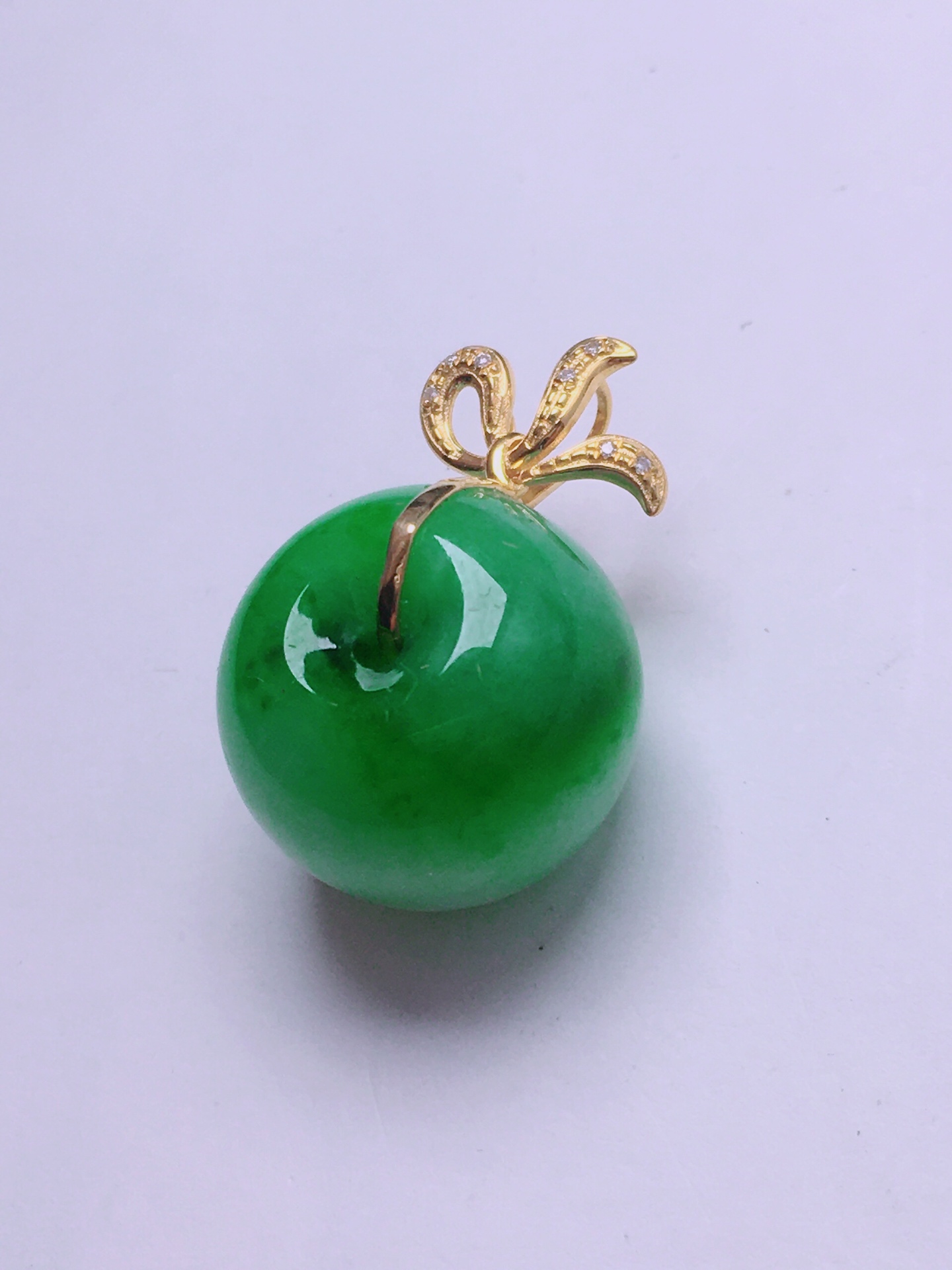 ️高冰绿平安扣吊坠，晶莹剔透，新颖时尚，无裂，22.4