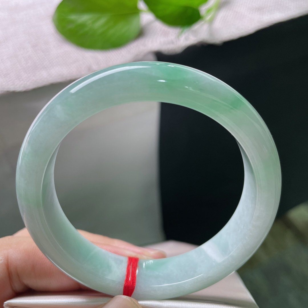 绿底正圈，水润细腻，一抹绿色，翠色伊人，皮纹，ss53165a