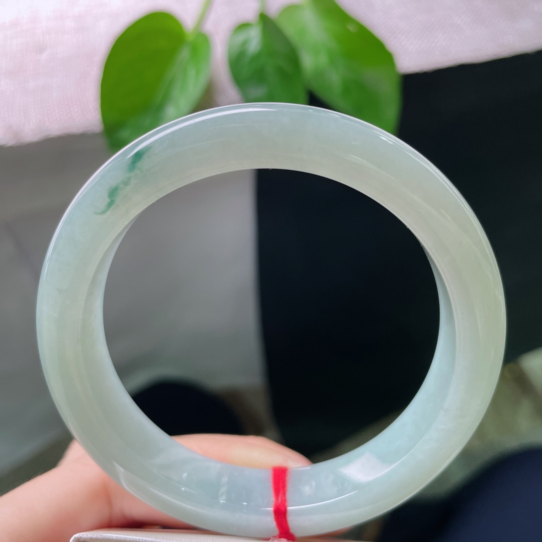 57/12.2/8.5飘花正圈，浅绿底，温润儒雅随和，简约不简单，无裂，ss55575a