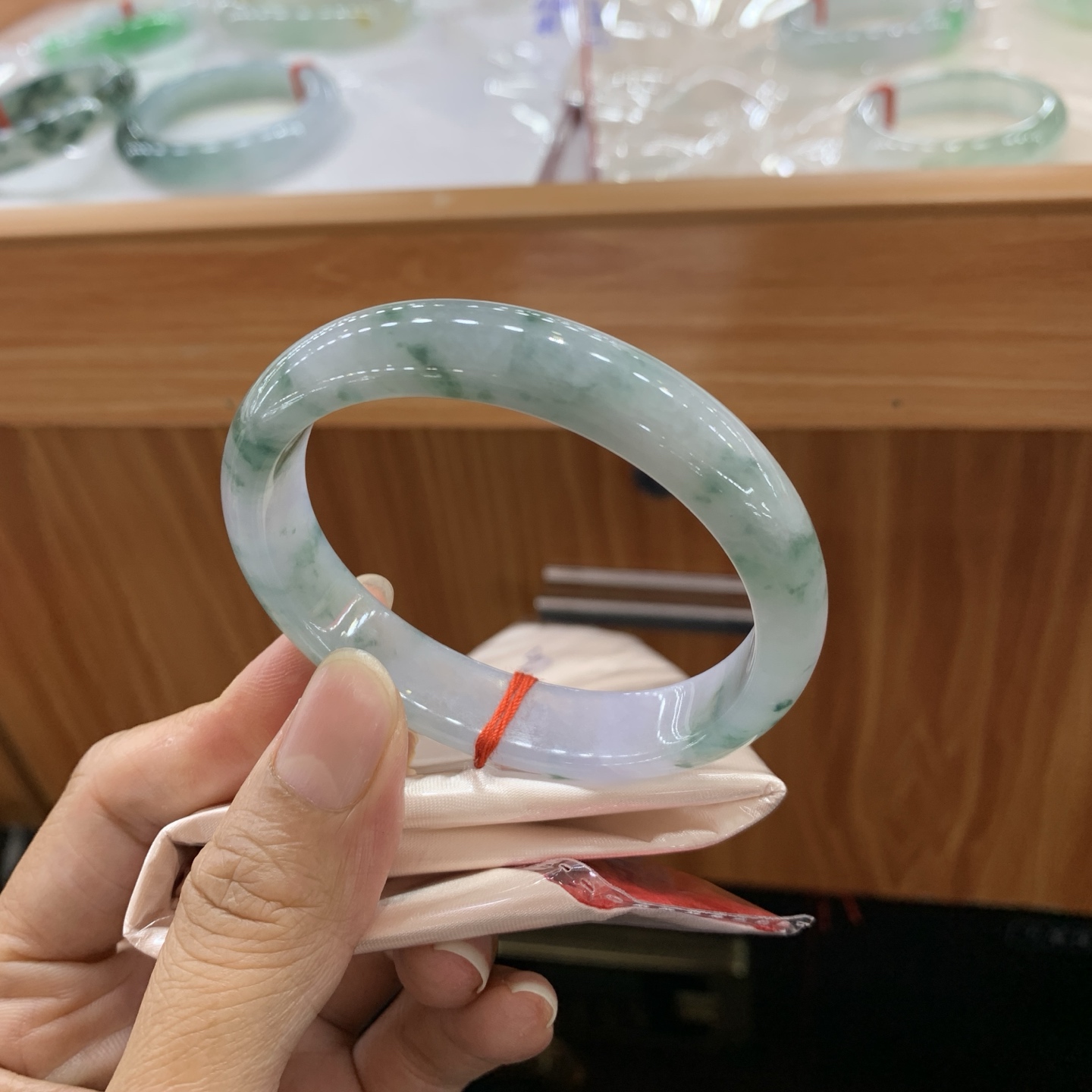 飘花贵妃翡翠手镯