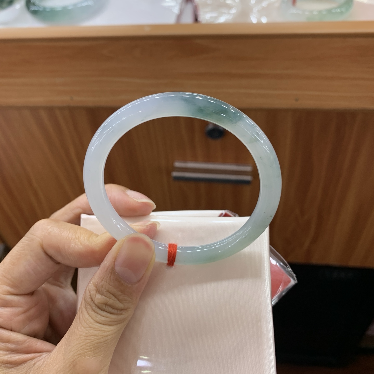 飘花圆条翡翠手镯 53.3-6.9-6.8