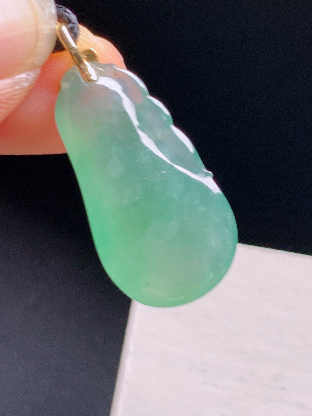 ️  冰晴福瓜吊坠，水润甜美，福气满满，多子多福顺遂如意 裸石24.9-13.5-5.2 整体29.8 080516