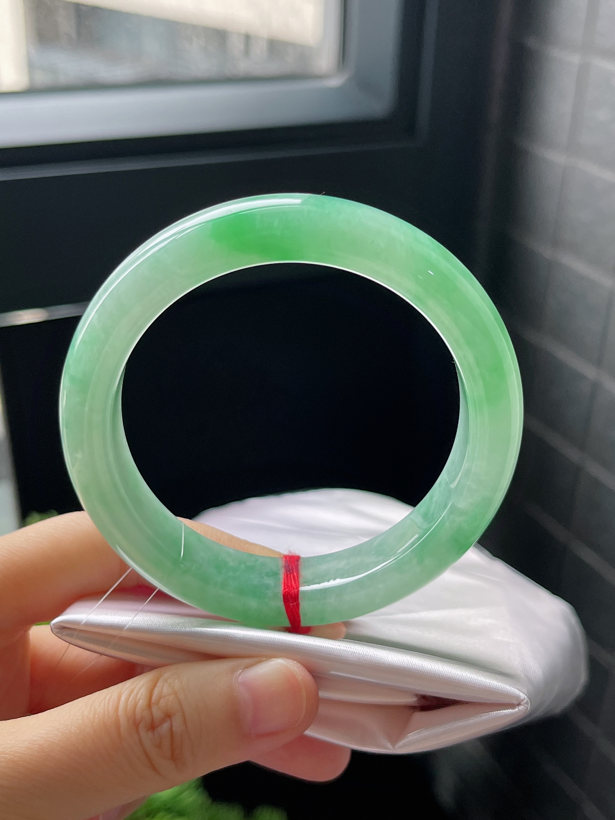 正圈55圈口，翡翠糯化种绿色手镯