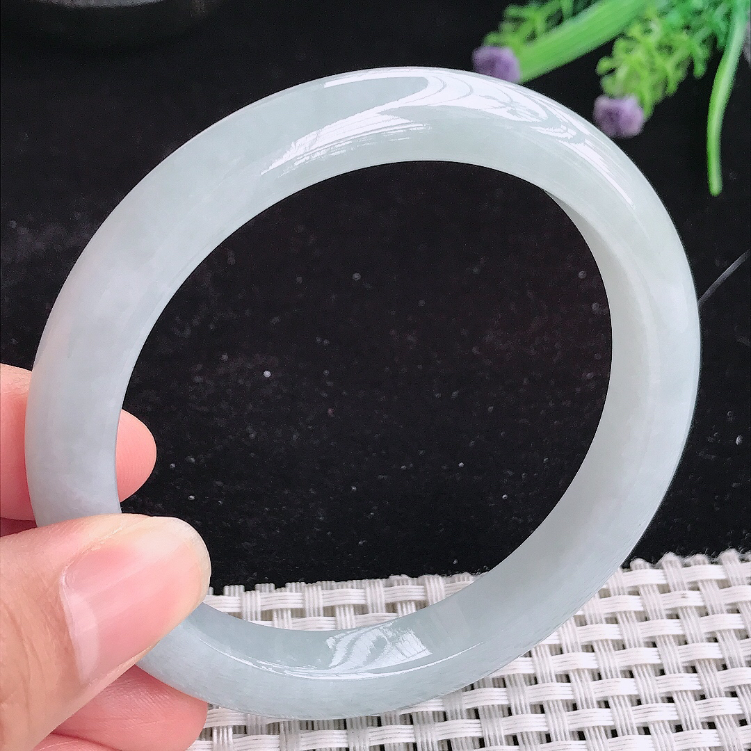实拍a货翡翠62/10.3/9大圈口老坑秀气温润白月光手镯宽边玉手镯平安镯
