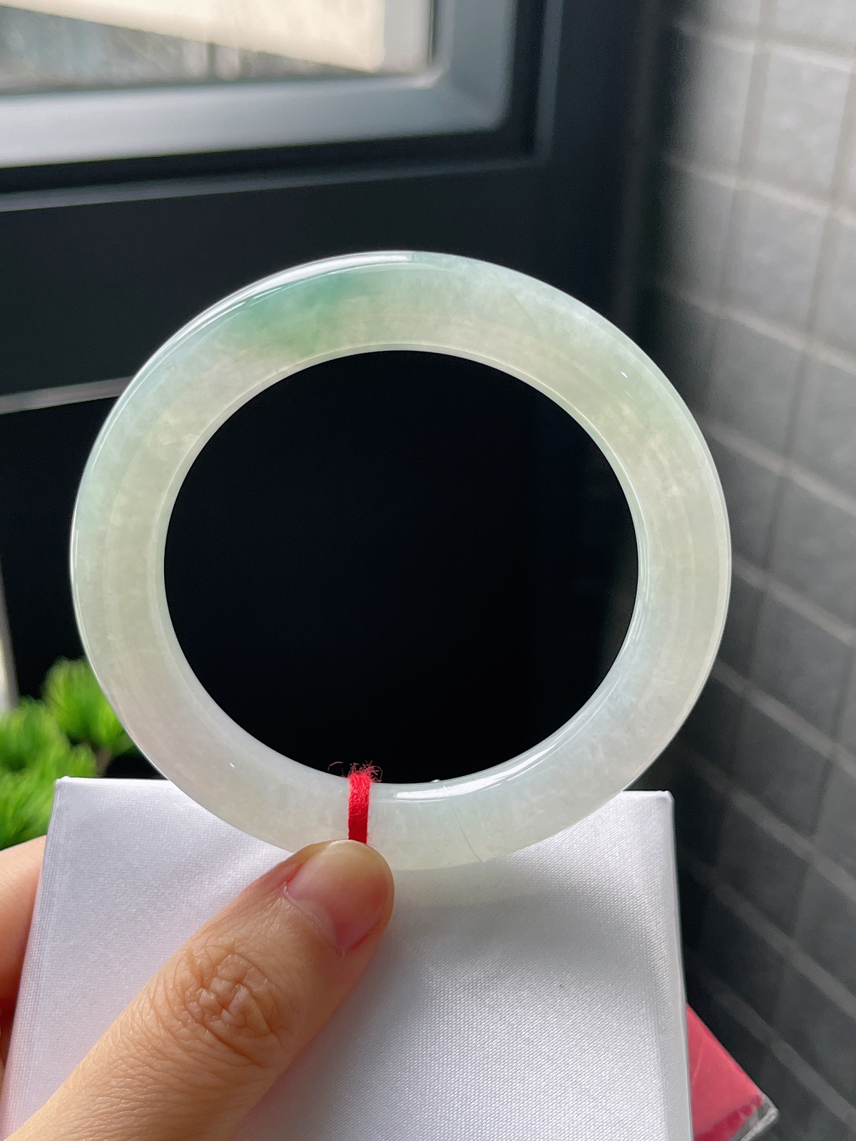 圆镯54.2圈口，翡翠冰糯种飘花手镯