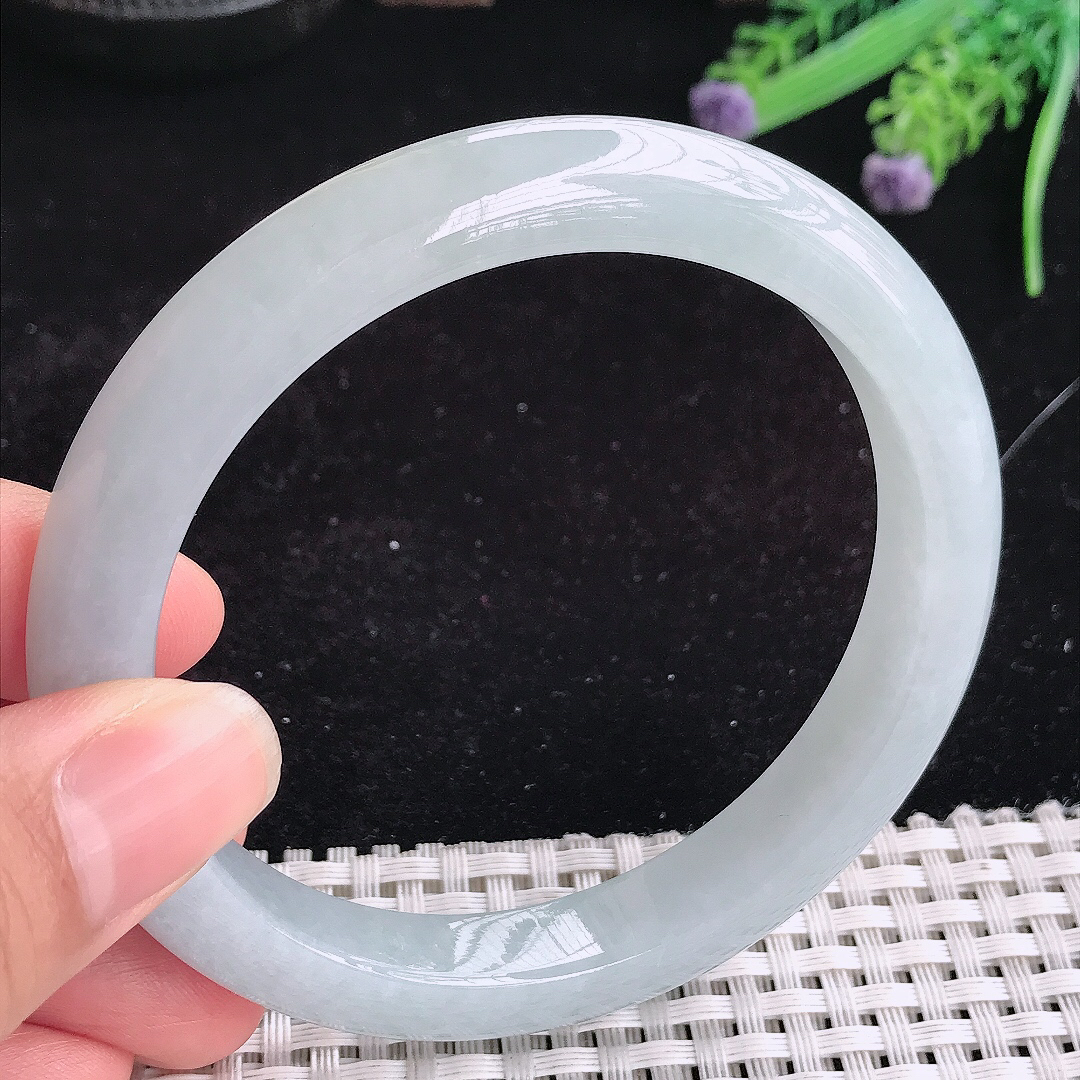 实拍a货翡翠62/10.3/9大圈口老坑秀气温润白月光手镯宽边玉手镯平安镯