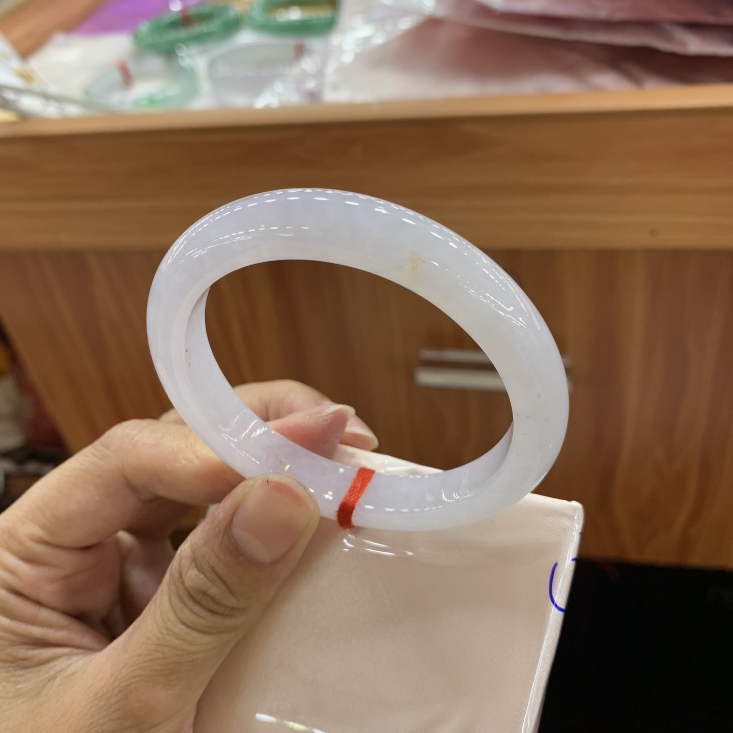 冰底色翡翠手镯