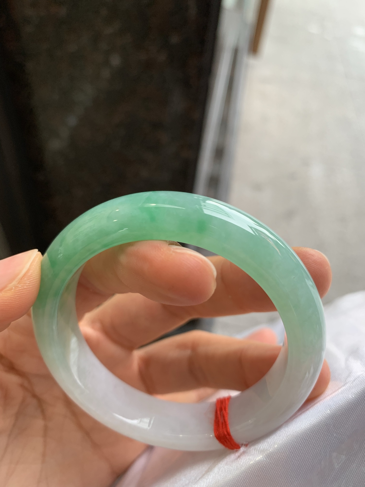 正圈飘绿 有纹 尺寸：53/12/8.6 色阳