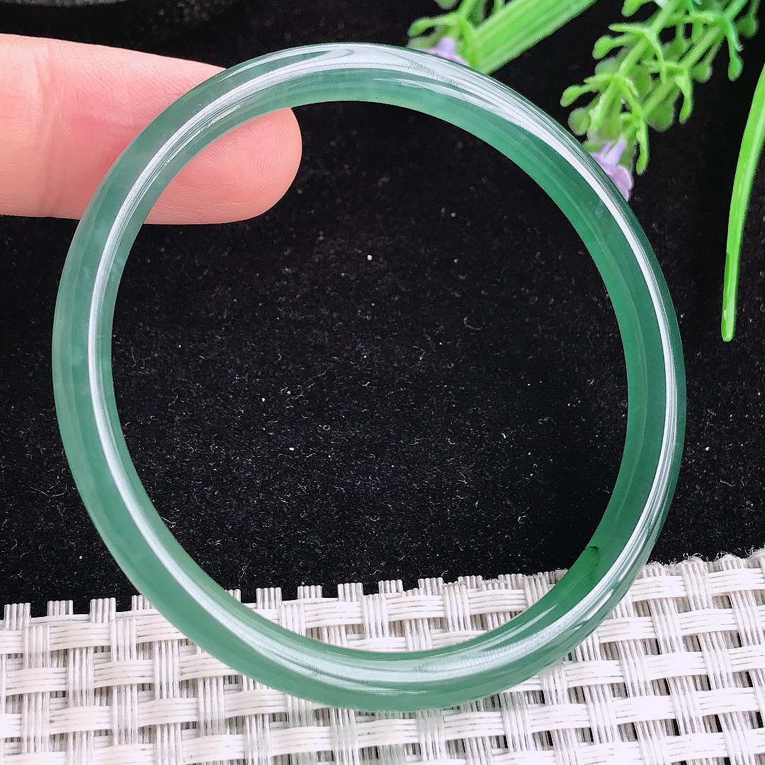 实拍a货翡翠54.5/5.8叮当镯老坑冰胶满色油绿细条手镯圆条玉手镯