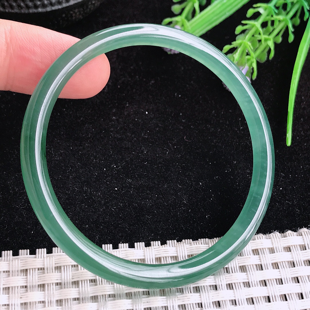 实拍a货翡翠54.5/5.8叮当镯老坑冰胶满色油绿细条手镯圆条玉手镯