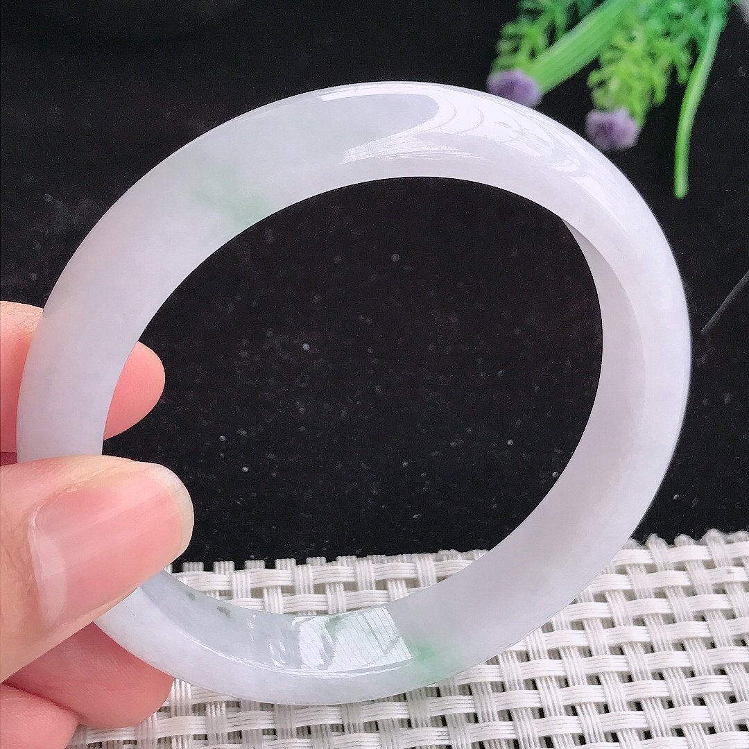 实拍a货翡翠61/12.7/8.2平安镯大圈口老坑秀气冰润飘花手镯宽边玉手镯