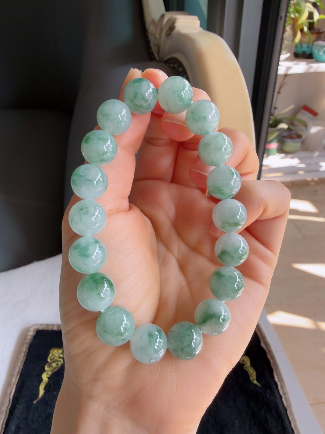 缅甸天然翡翠A货，冰飘花手串，尺寸：11mm。【编3830】