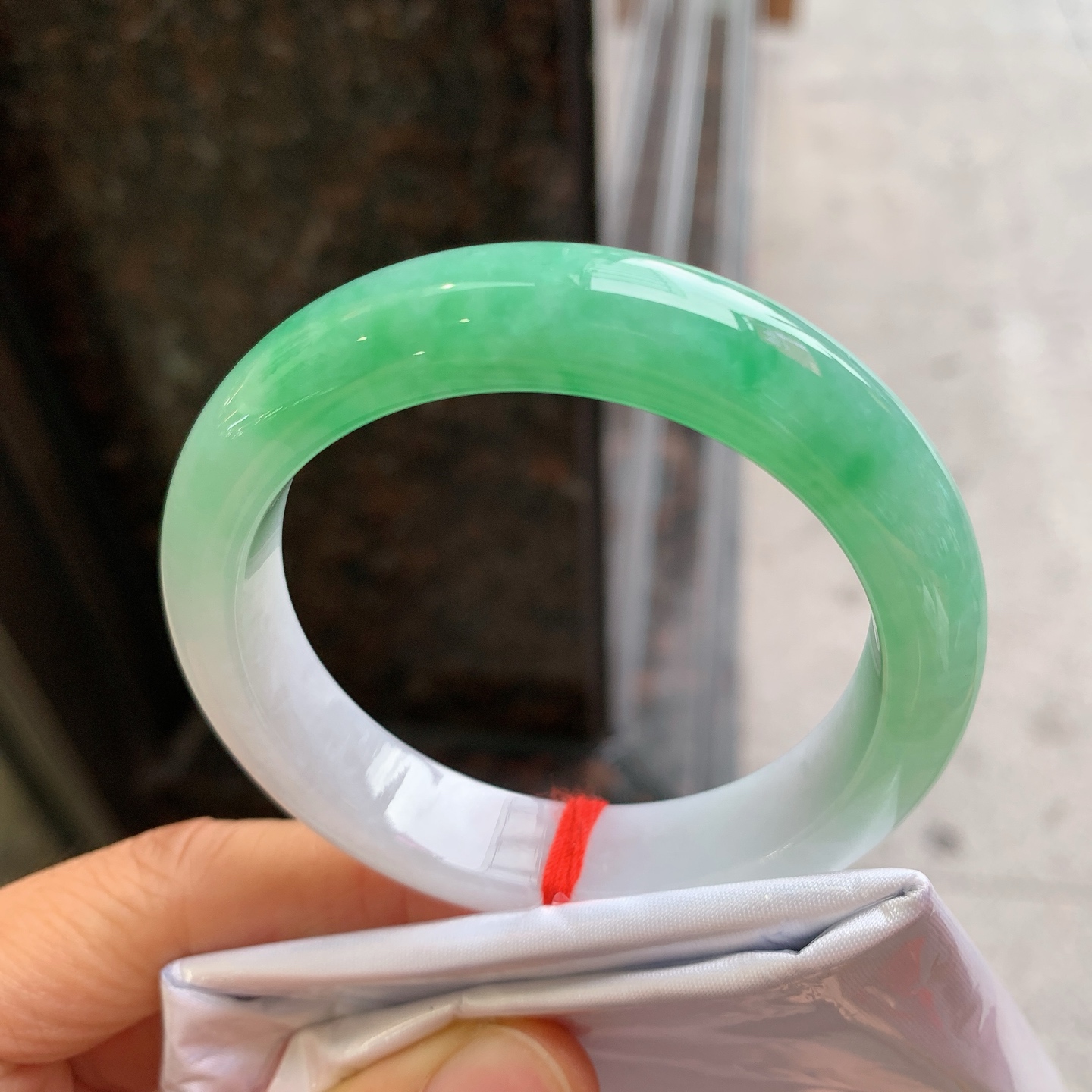 正圈飘绿 有纹 尺寸：53/12/8.6 色阳