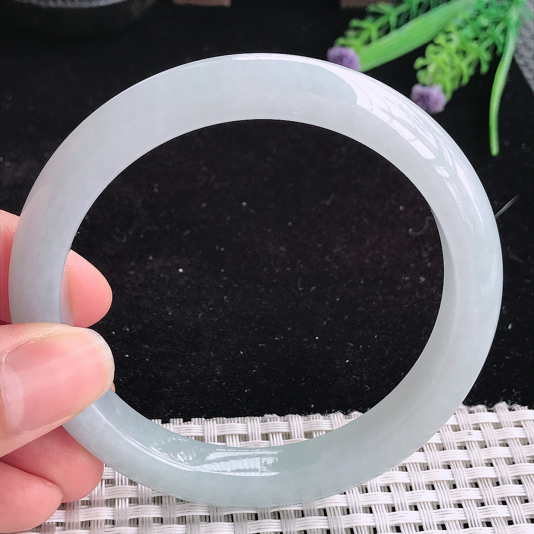 实拍a货翡翠62/10.3/9大圈口老坑秀气温润白月光手镯宽边玉手镯平安镯
