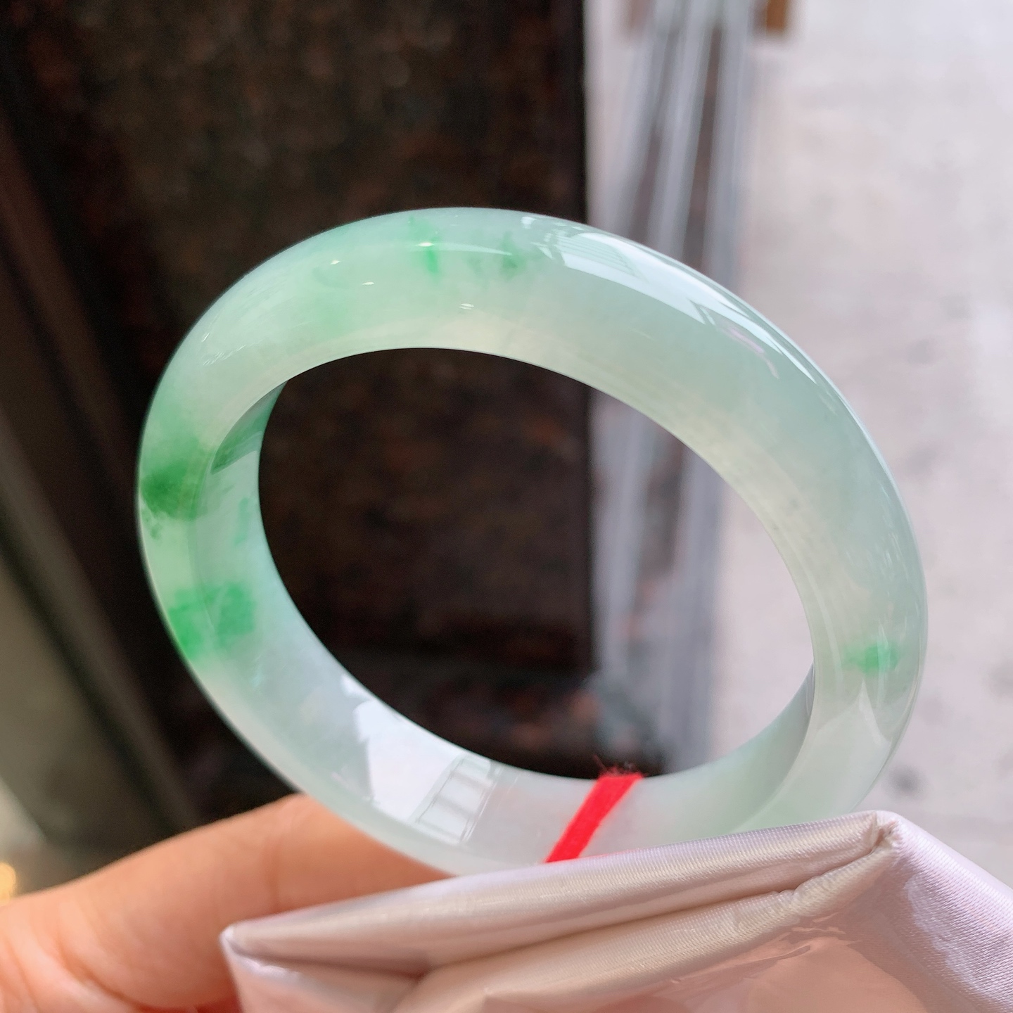 正圈冰飘绿 微细纹 尺寸：53.6/12/8.3 种色俱佳
