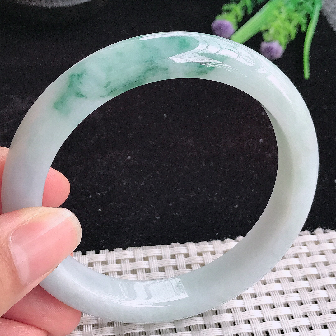 实拍a货翡翠61.5/11.8/9.3大圈口老坑精美飘花手镯宽边玉手镯平安镯