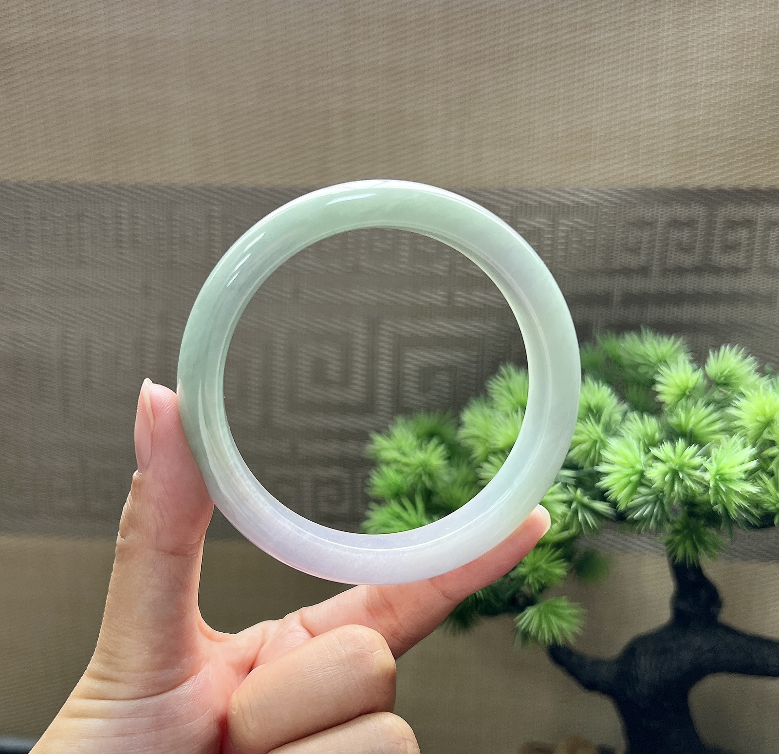 60圈口正圈春彩手镯