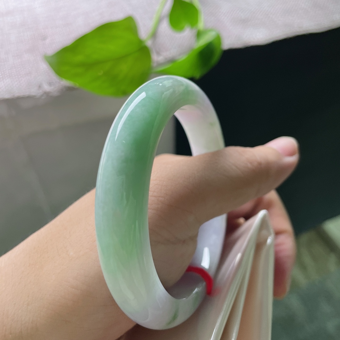 57.7/12/8.5，春彩正圈，水头好，底子细腻，春意阑珊，绰约多姿，无裂，ss54003a