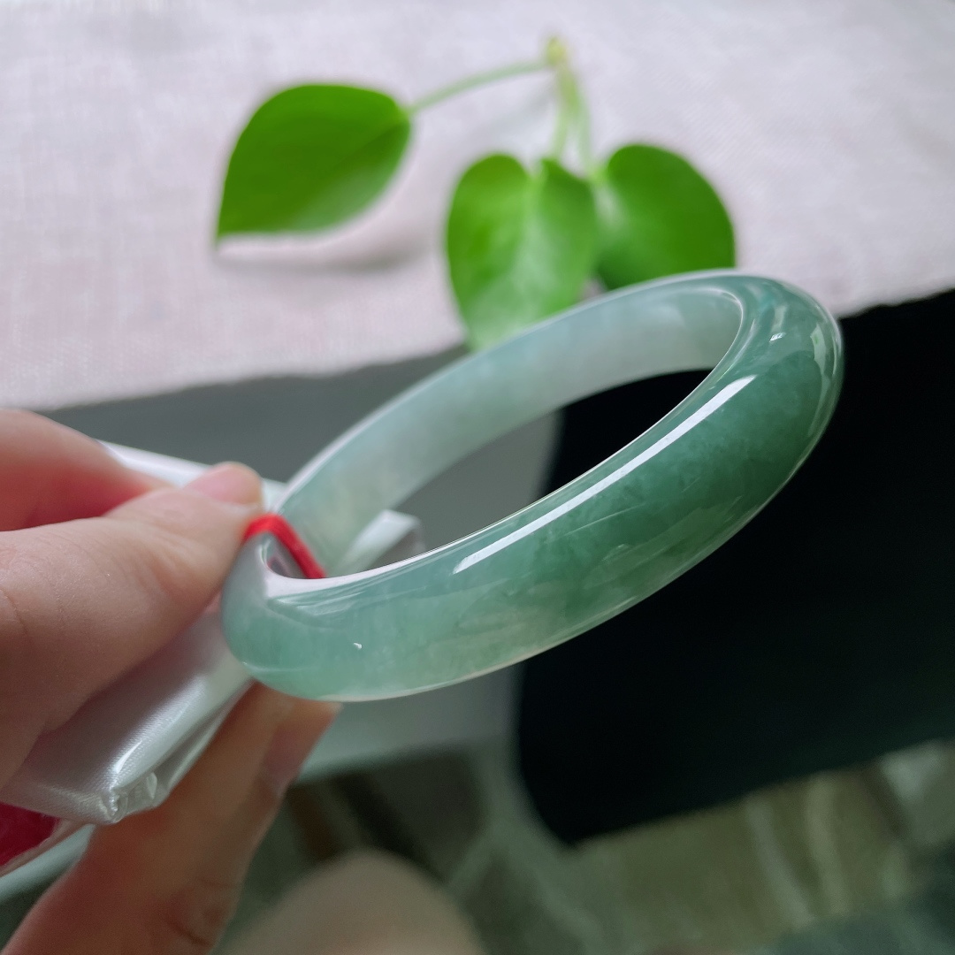 半山水正圈，水润细腻，窄条，一镯两戴，贵气，有纹，ss53534a