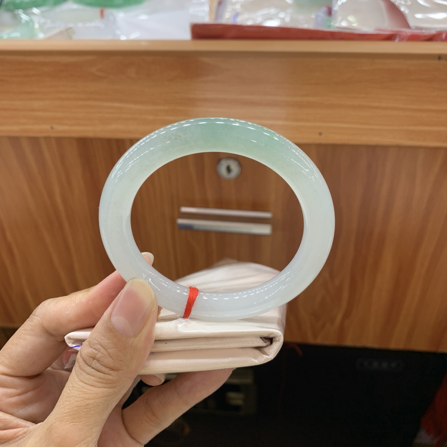 051937MMJ 冰底色圆条翡翠手镯 56.7-9.8-9.7