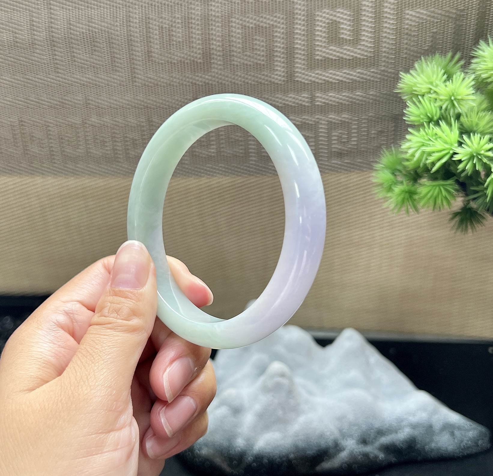 60圈口正圈春彩手镯