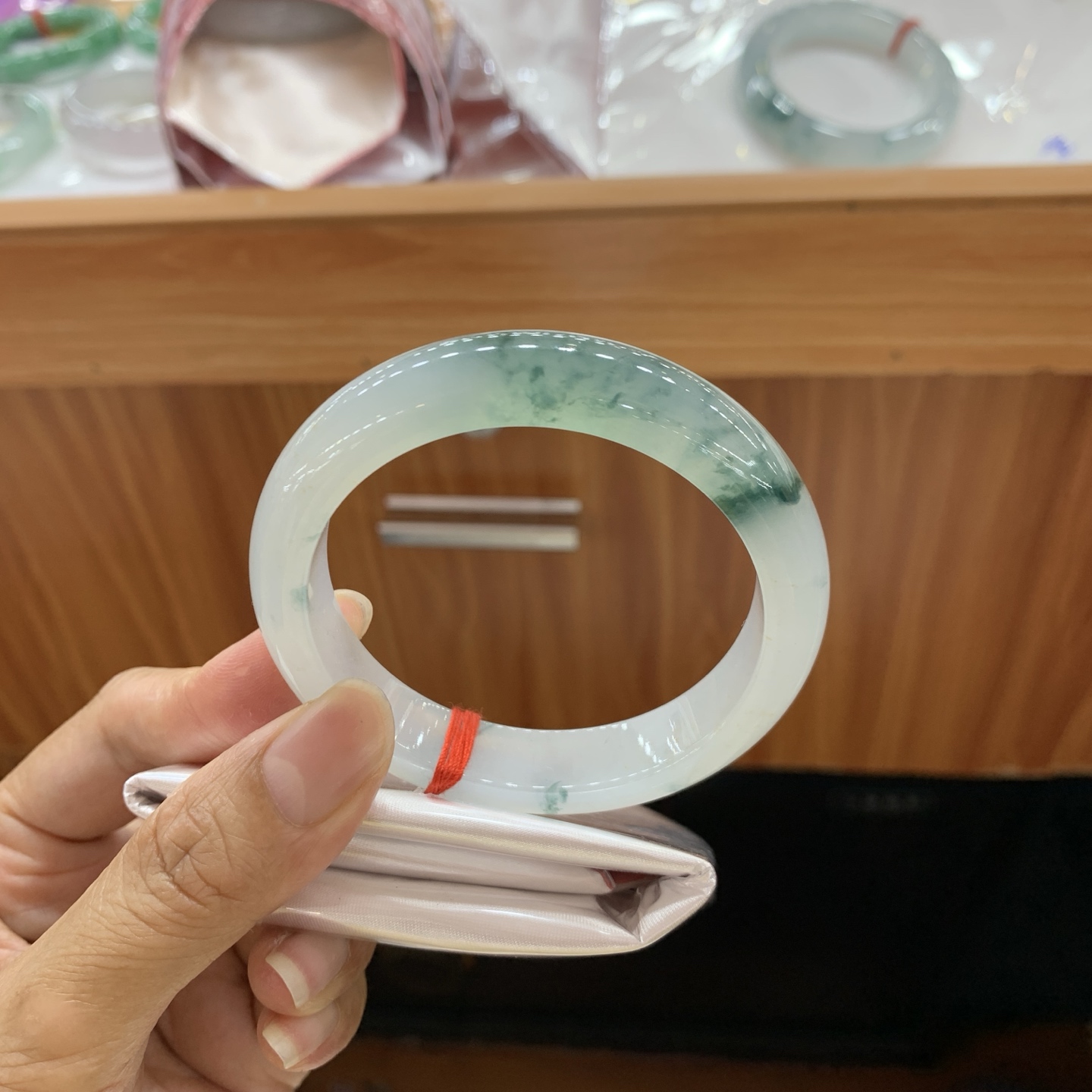 051911JJ 冰飘花正圈翡翠手镯 56.5-12.3-8.4