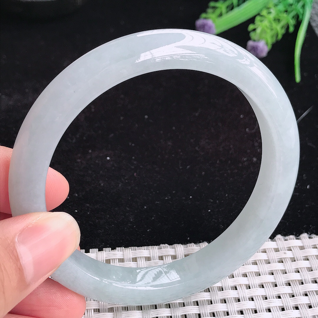 实拍a货翡翠62/10.3/9大圈口老坑秀气温润白月光手镯宽边玉手镯平安镯