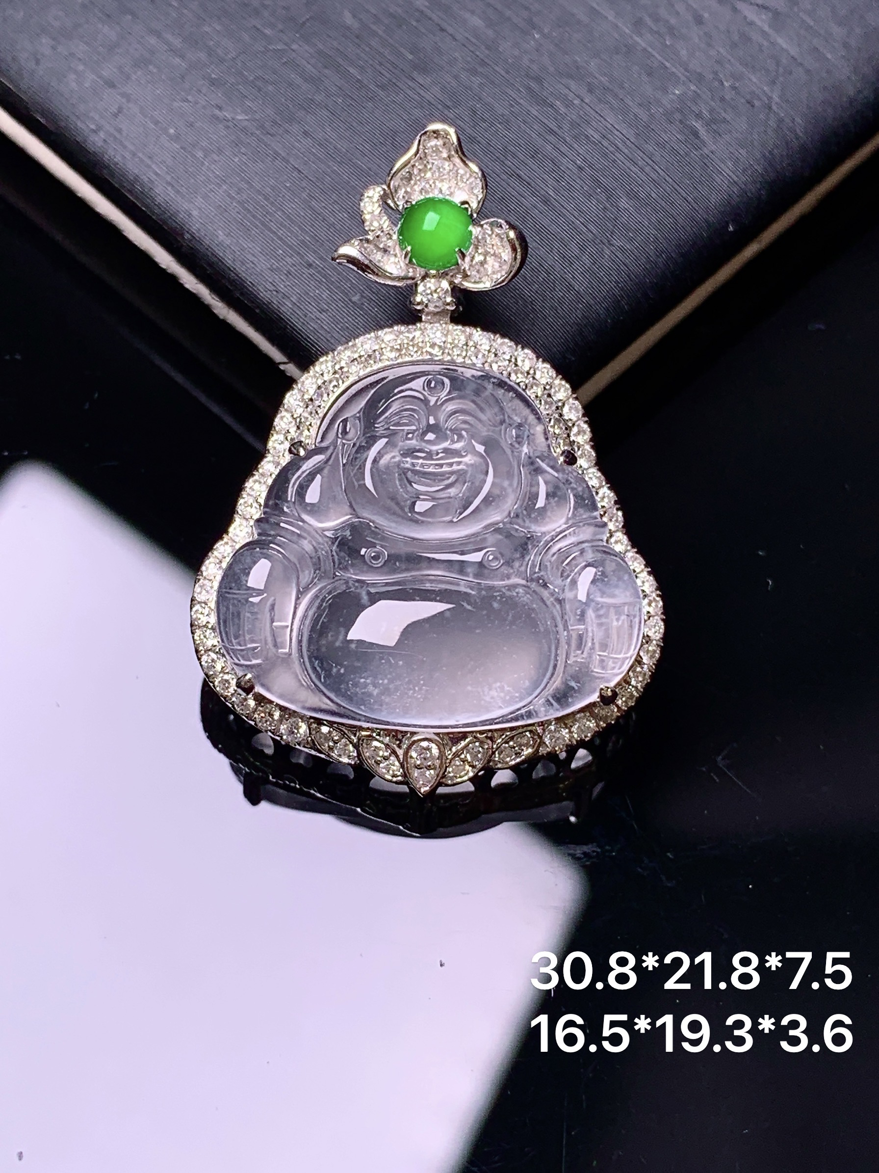 18k金钻镶嵌冰种佛公吊坠 玉质细腻 色泽艳丽清新 水润亮眼 整体尺寸30.8*21.8*7.6 m6