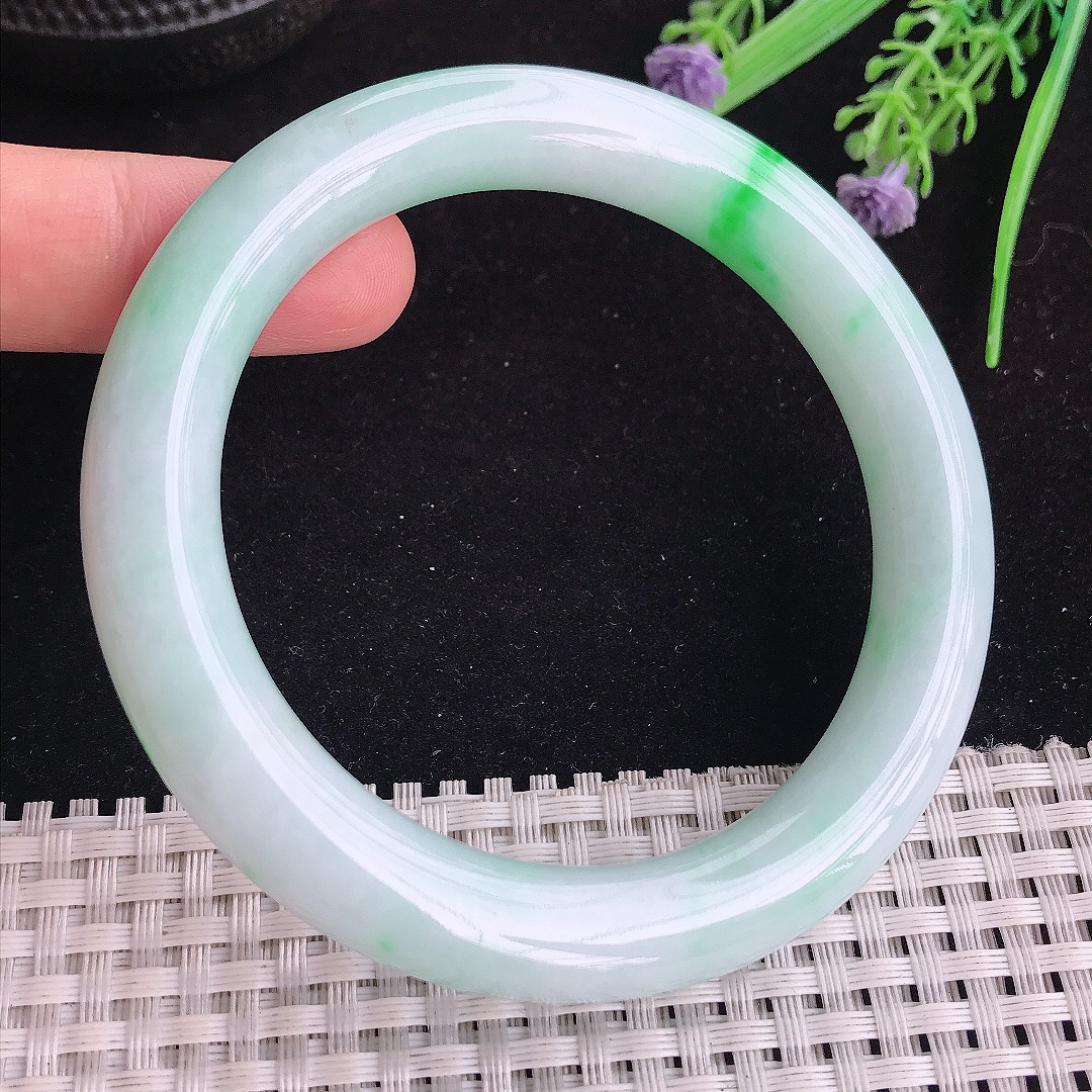 实拍a货翡翠60/10.8/10.5平安镯老坑精美飘阳绿圆条手镯宽边玉手镯