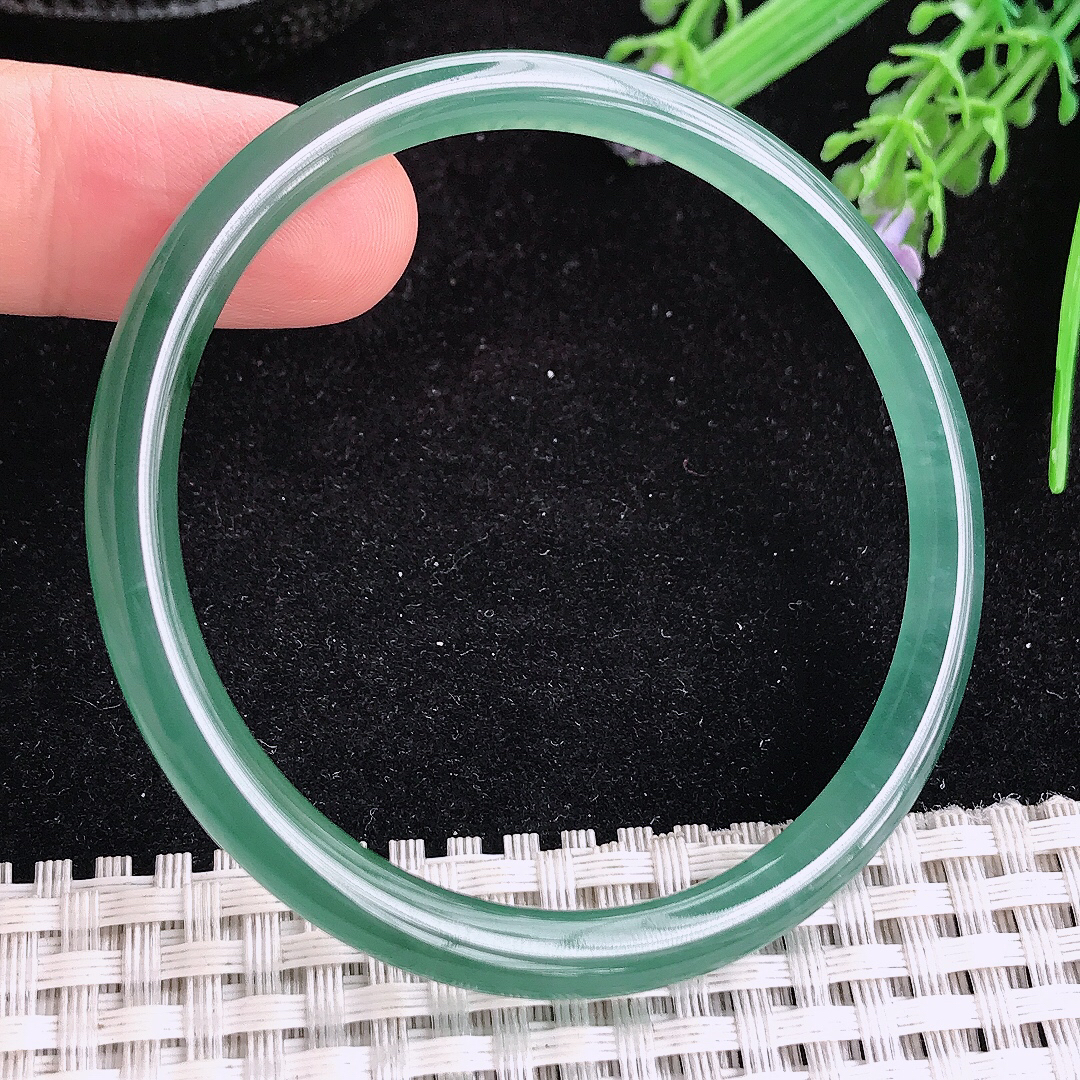 实拍a货翡翠54.5/5.8叮当镯老坑冰胶满色油绿细条手镯圆条玉手镯