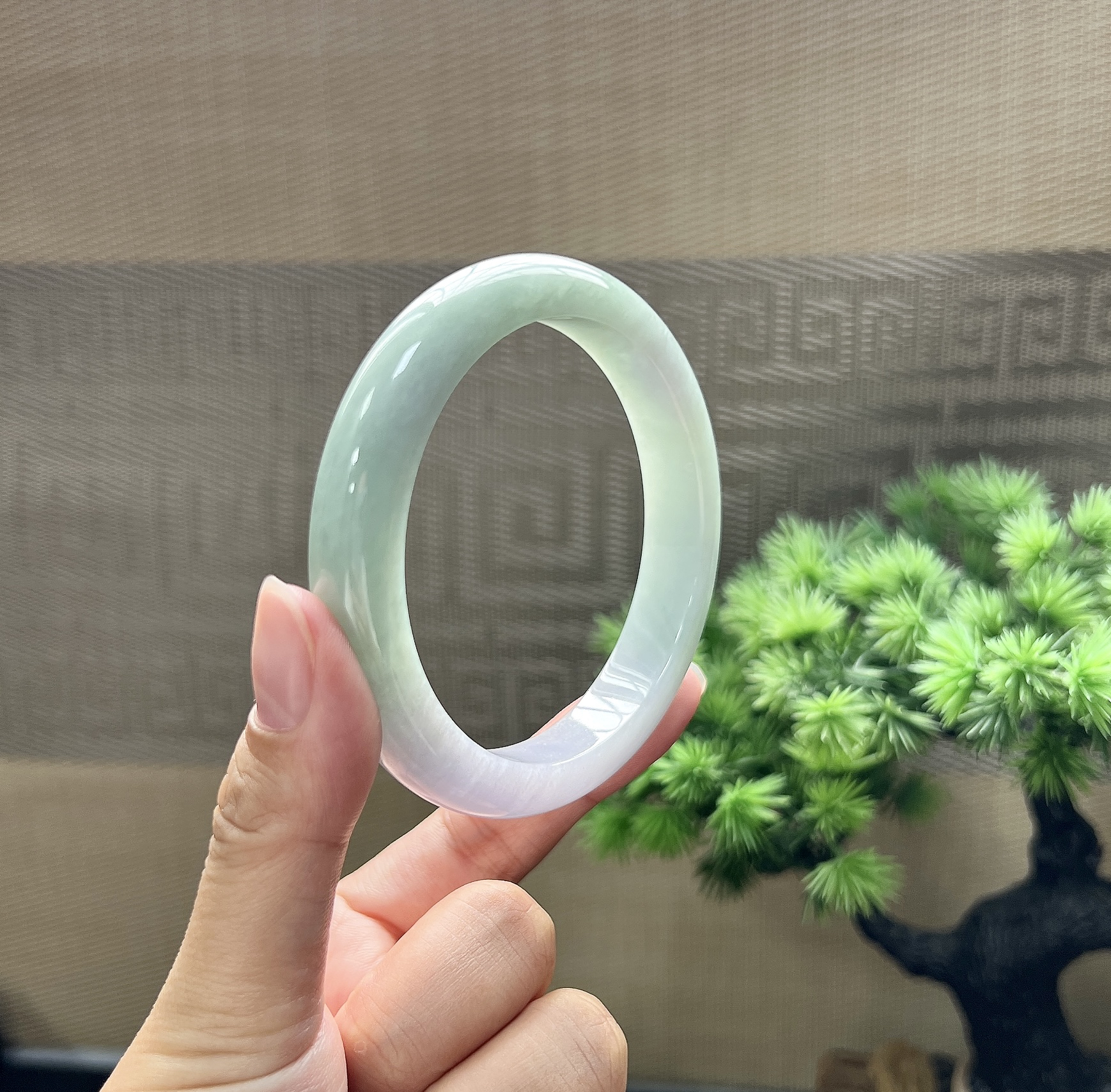 60圈口正圈春彩手镯