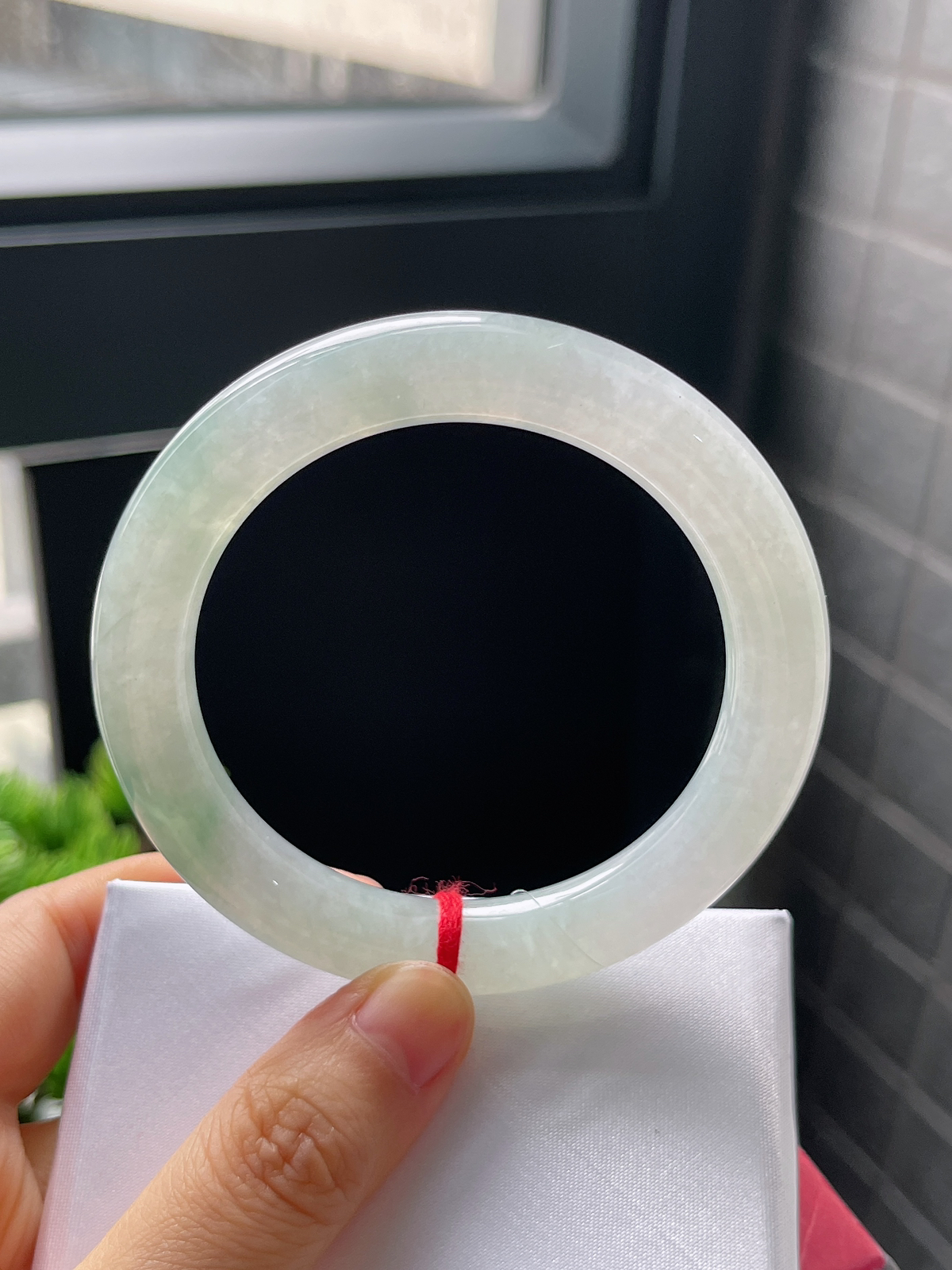 圆镯54.2圈口，翡翠冰糯种飘花手镯