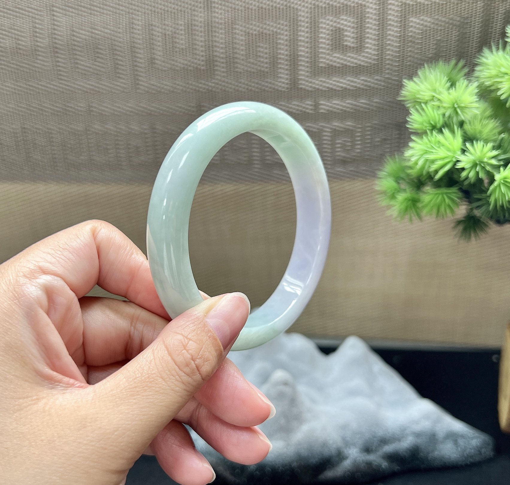 60圈口正圈春彩手镯