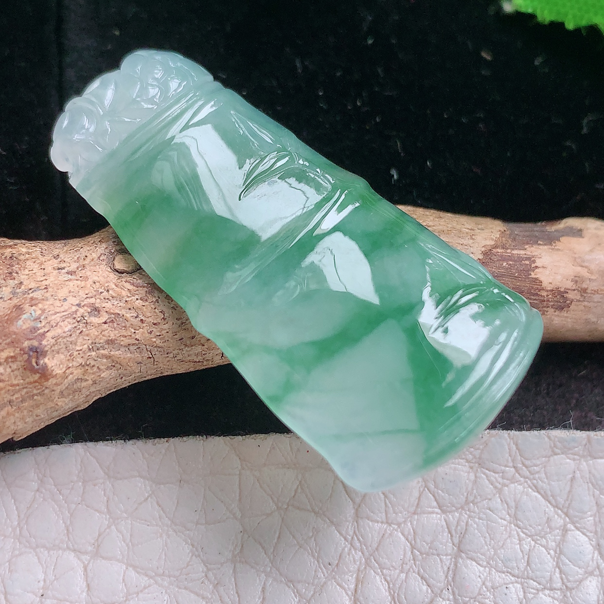 Lz实拍37*18.8*4.5天然缅甸翡翠冰透飘花竹节吊坠