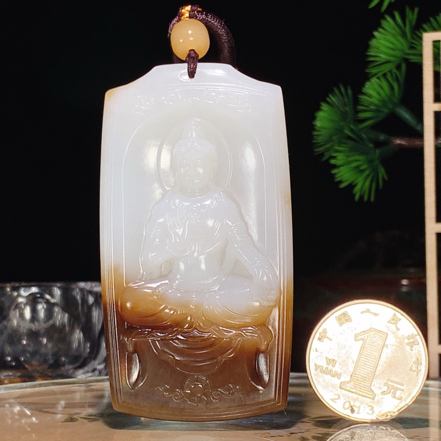 收藏级！新疆和田玉且末糖观音挂件。尺寸74/39/11重75.5克 玉质细腻油润。手推出油。佩戴高端典雅。lt260520
