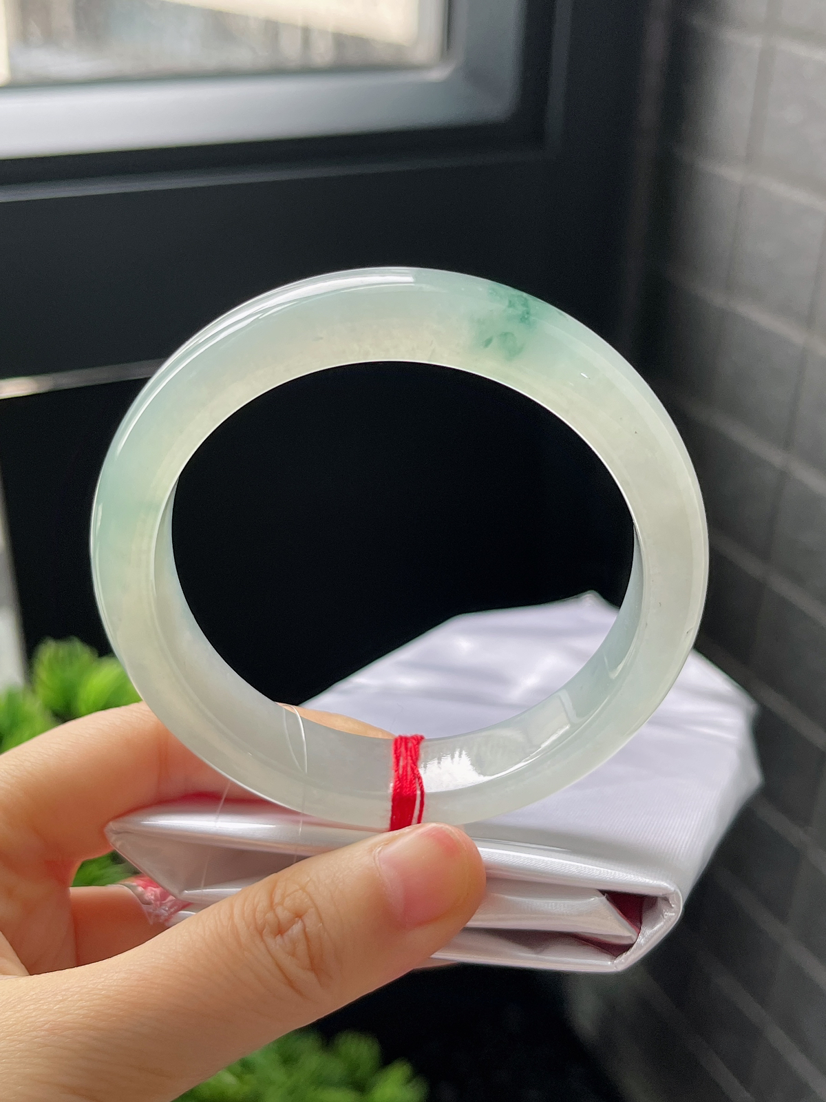 正圈57.3圈口，翡翠冰糯种飘花手镯