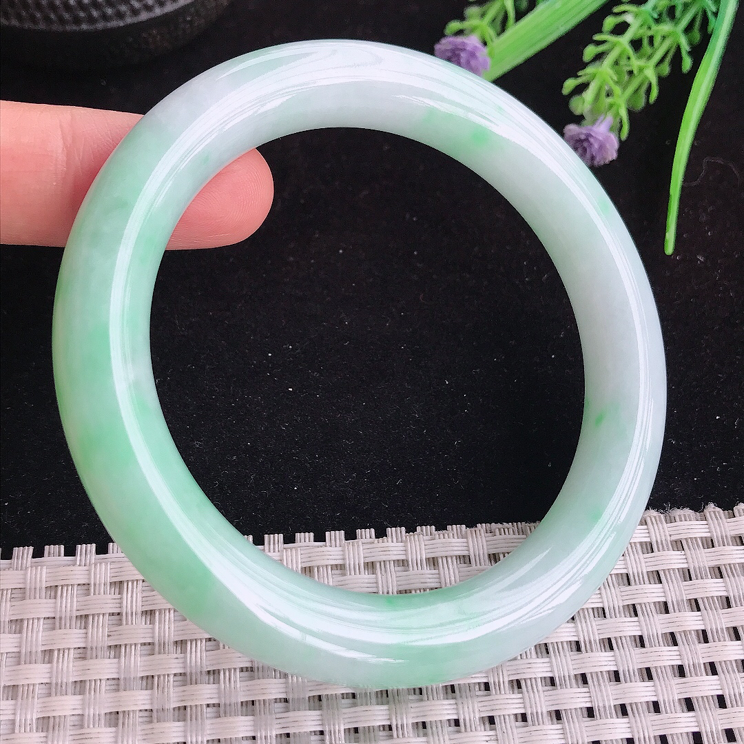 实拍a货翡翠60/10.8/10.5平安镯老坑精美飘阳绿圆条手镯宽边玉手镯