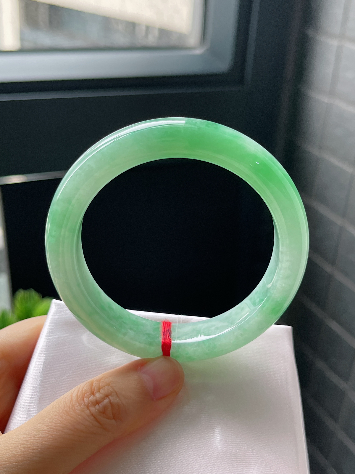 正圈55圈口，翡翠糯化种绿色手镯