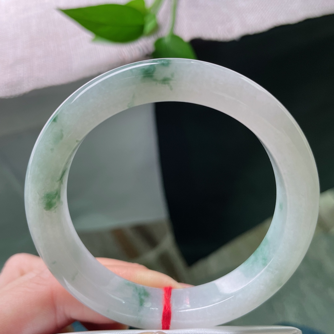 56.4/11.6/8.8，飘花正圈，白底为纸，如墨渲染，灵动充满活力，皮纹，ss55334a