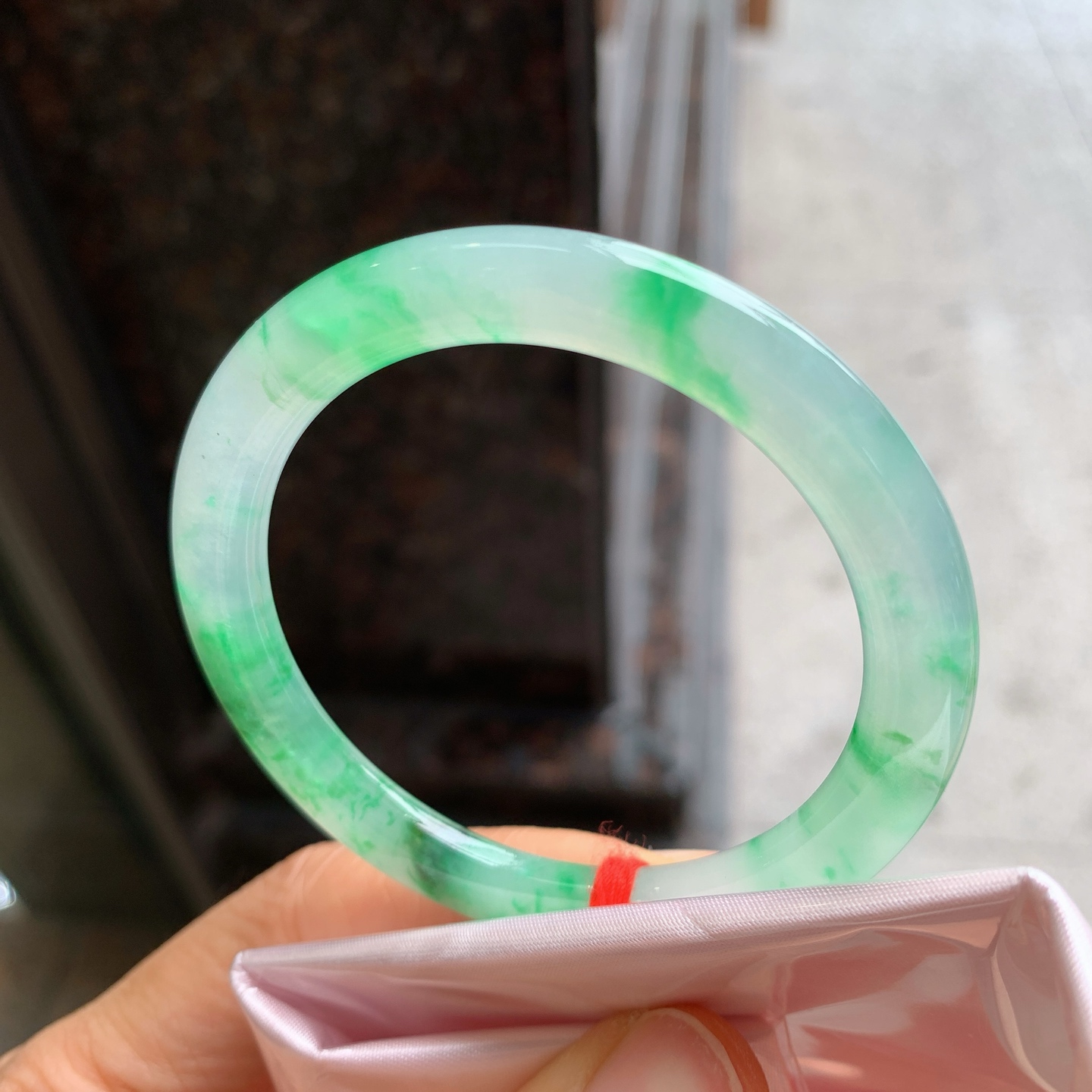 圆扁条冰飘绿 有纹裂 尺寸：50.2/5.8/8 料子漂亮