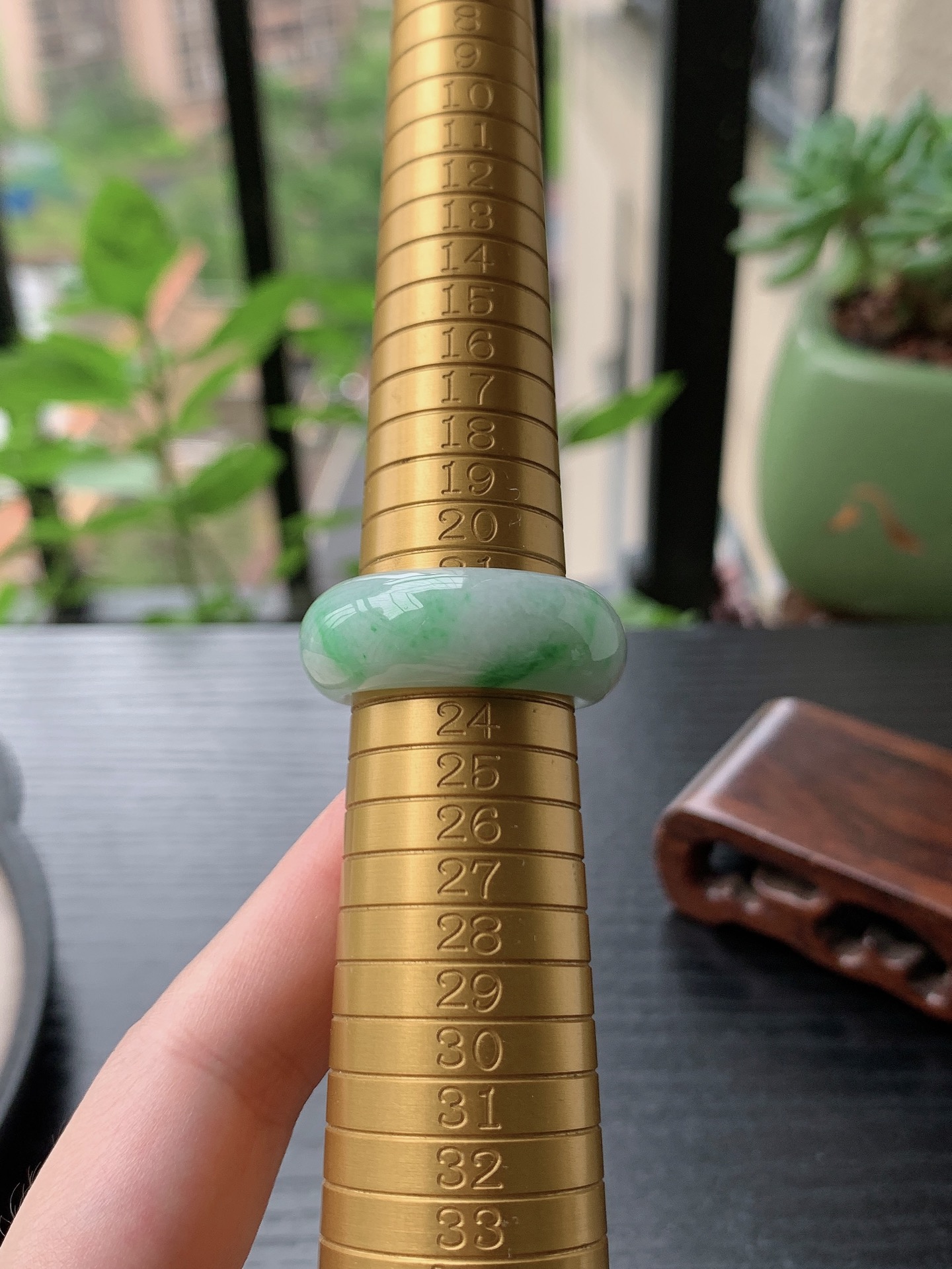 老坑冰种胶感飘阳绿戒指板指 裸石尺寸:21-10-4.6mm